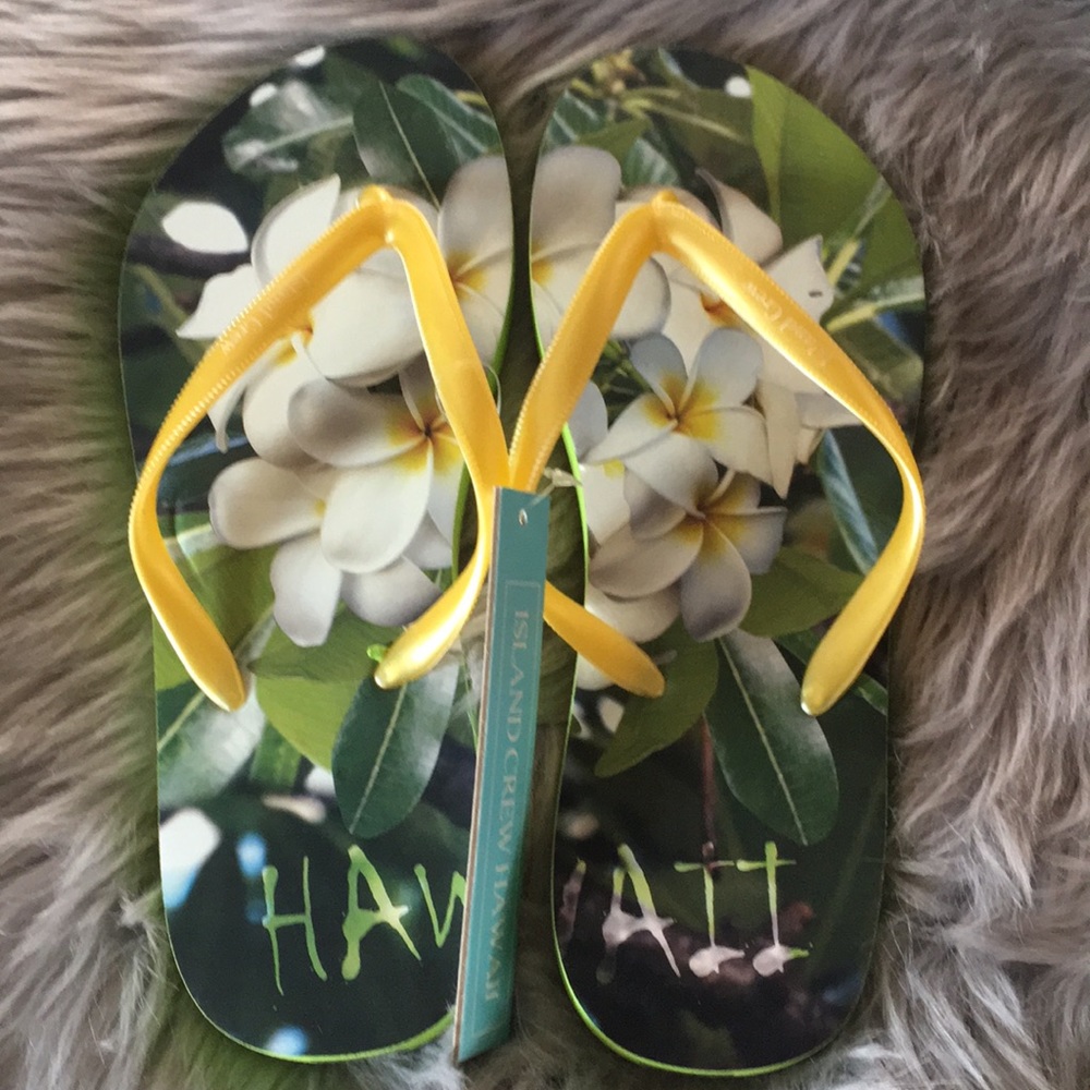 ☄️clearance sale ☄️🔥NWT rubber slippers in 7-8